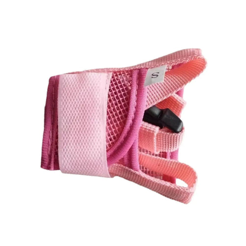 Muselière de Protection en tissu Rose. Parfait pour éduquer votre petit chien. Ajustable et anti aboiements. Convient aux chihuahuas, ou aux chats. Vendu dans la boutique « Mon Petit Chihuahua »