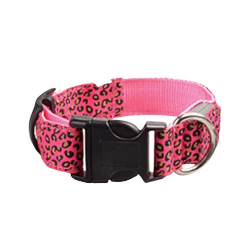 Collier pour chiens rose aux motifs Lรฉopard avec รฉclairage LED. Confortable, convient aux petits chiens, chihuahuas, ou aux chats. Vendu dans la boutique ยซย Mon Petit Chihuahuaย ยป