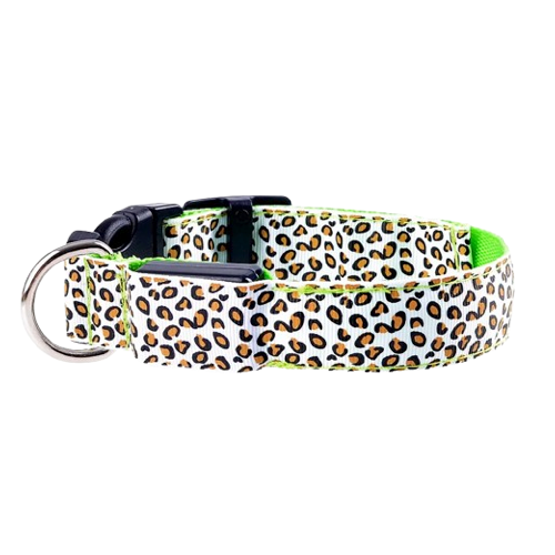 Collier pour chiens vert aux motifs Lรฉopard avec รฉclairage LED. Confortable, convient aux petits chiens, chihuahuas, ou aux chats. Vendu dans la boutique ยซย Mon Petit Chihuahuaย ยป