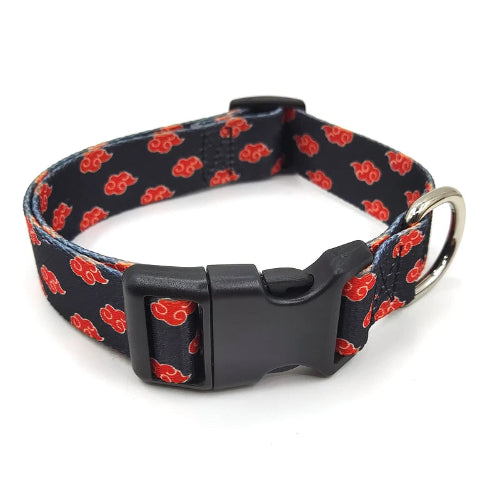 Collier pour chiens aux motifs ยซย nuages rougesย ยป. Vendu avec sa Laisse assortie. Confortable, convient aux petits chiens, chihuahuas, ou aux chats. Vendu dans la boutique ยซย Mon Petit Chihuahuaย ยป