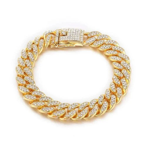 Collier pour Chihuahua dorรฉ avec strass sur les maillons. Tendance, pour offrir confort et sรฉcuritรฉ ร votre petit chien ou chat