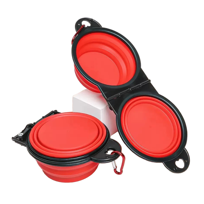 Gamelle double de voyage, pliable en silicone. AdaptΓ©e aux promenades. Convient Γ tous les petits chiens et les chats. Vendue sur la boutique Mon Petit Chihuahua. Couleur rouge