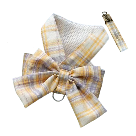 Harnais pour chiens en forme de Jupe jaune ร carreaux. Vendu avec sa Laisse assortie. Confortable, convient aux petits chiens, chihuahuas, ou aux chats. Vendu dans la boutique ยซย Mon Petit Chihuahuaย ยป