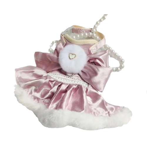 Harnais pour chiens en forme de Robe de princesse rose avec sa laisse assortie. Confortable, convient aux petits chiens, chihuahuas, ou aux chats. Vendu dans la boutique « Mon Petit Chihuahua »