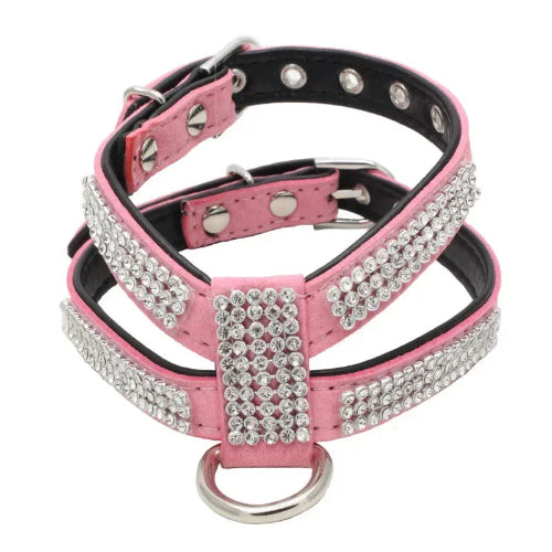 Harnais brillant rose avec strass pour chiens. Confortable, convient aux petits chiens, chihuahuas, ou aux chats. Vendu dans la boutique « Mon Petit Chihuahua »