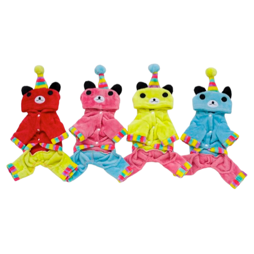Pyjama colorΓ©s avec capuche ponpons pour Chihuahua β Confortable et chaud, idΓ©al pour garder votre petit chien ou chat au chaud pendant la nuit - vue de face