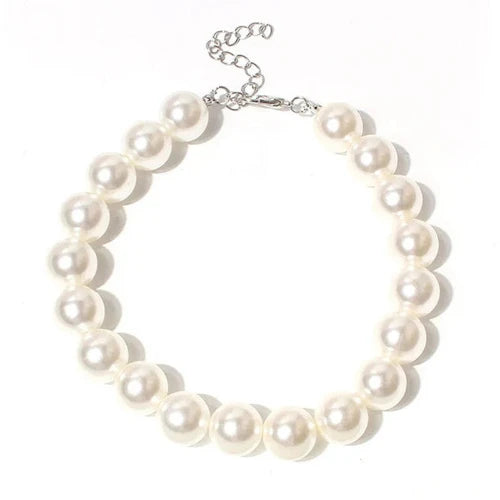 Chihuahua Necklace: White Pearls