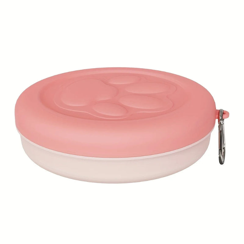 Boite à croquettes portable. Possibilité de l’accrocher à une laisse. Pour stocker les croquettes de votre petit chien. Vendue sur la boutique Mon Petit Chihuahua. Couleur rose foncé