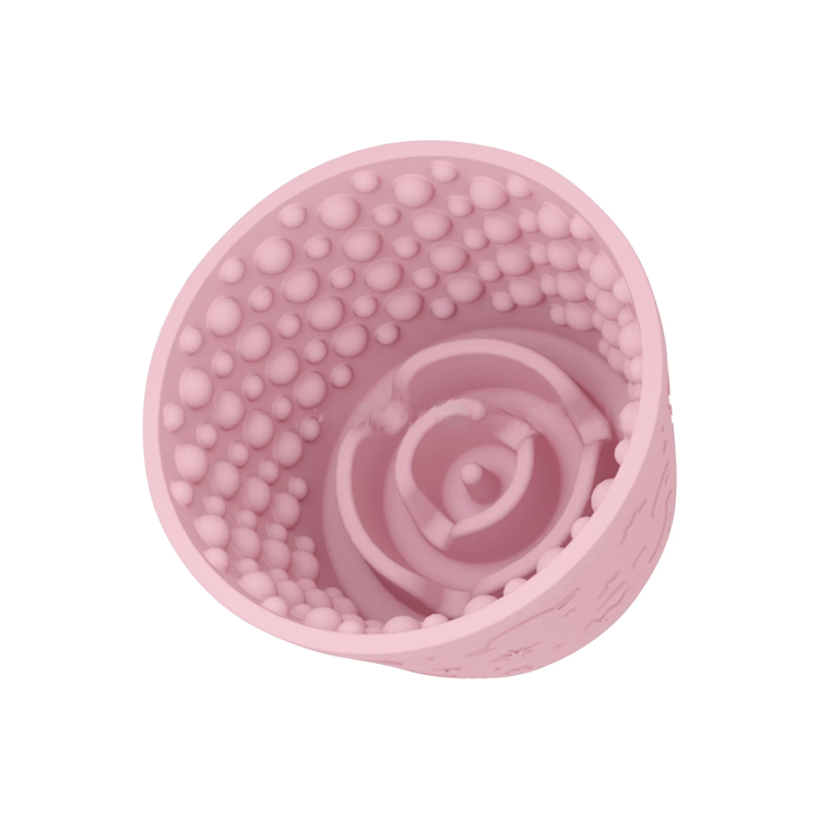 Bol à lécher en silicone, couleur rose. Adaptée à tous les petits chiens et les chats. Alternative à une gamelle. Vendue sur la boutique Mon Petit Chihuahua.