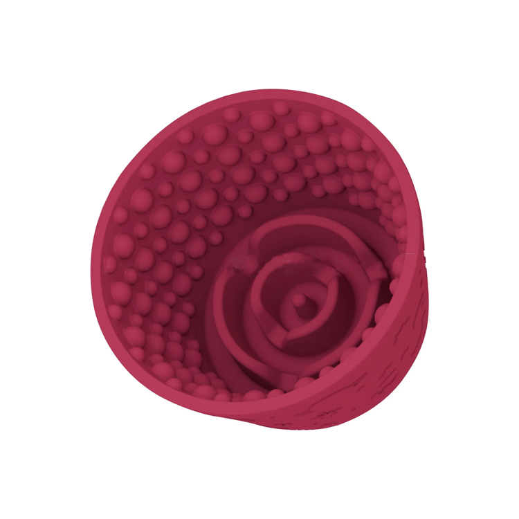 Bol à lécher en silicone, couleur rouge. Adaptée à tous les petits chiens et les chats. Alternative à une gamelle. Vendue sur la boutique Mon Petit Chihuahua.