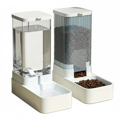 Distributeur automatique d’eau ou de croquettes . Grande capacité. Convient à tous les petits chiens et les chats. Vendue sur la boutique Mon Petit Chihuahua. Vue des 2 modèles disponibles