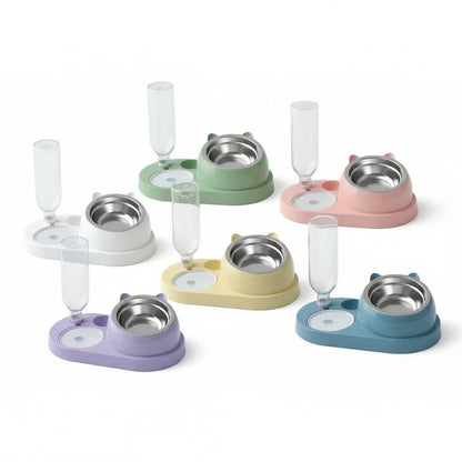 Gamelle double avec bol incliné pour les croquettes et réservoir d’eau. Convient à tous les petits chiens et les chats. Vendue sur la boutique Mon Petit Chihuahua. Vue des 6 couleurs disponibles