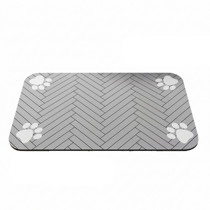 Tapis absorbant rectangulaire pour poser les gamelles de croquettes ou d’eau. Convient à tous les petits chiens et les chats. Vendue sur la boutique Mon Petit Chihuahua. Couleur gris
