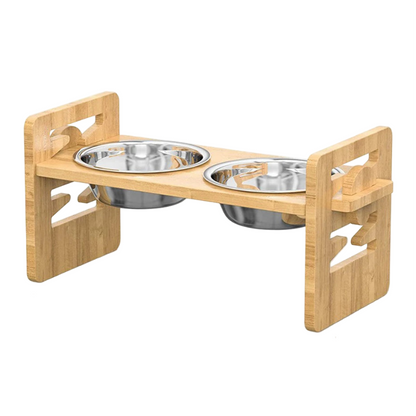 Gamelle double compartiment, surélevée et inclinable. Support en bambou. Adaptée à tous les petits chiens et les chats. Vendue sur la boutique Mon Petit Chihuahua. 
