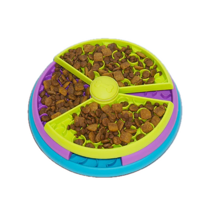Jouet d’alimentation lente pour les croquettes des petits chiens ou chats. Vendue sur la boutique Mon Petit Chihuahua. Couleur vert, violet et bleu
