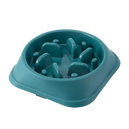 Gamelle anti gloutons ronde en plastique résistant de couleur vert. Adaptée pour les croquettes et l’eau. Convient à tous les petits chiens et les chats. Vendue sur la boutique Mon Petit Chihuahua.
