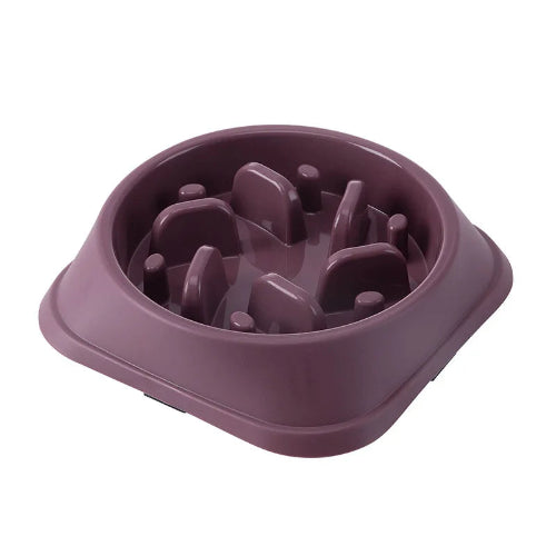Gamelle anti gloutons ronde en plastique résistant de couleur violet. Adaptée pour les croquettes et l’eau. Convient à tous les petits chiens et les chats. Vendue sur la boutique Mon Petit Chihuahua.
