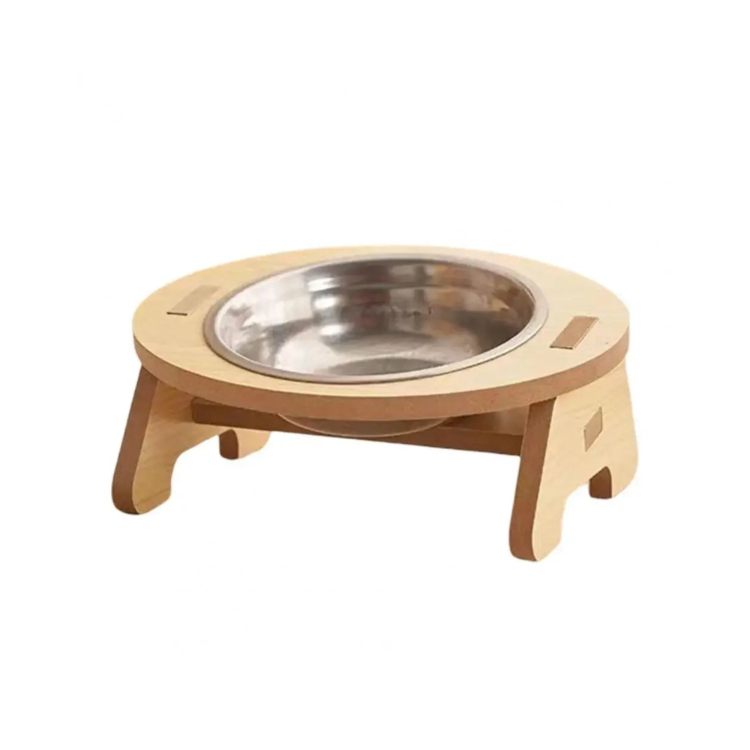 Gamelle simple compartiment, pour croquettes et eau. Adaptée à tous les petits chiens et les chats. Support en bois. Vendue sur la boutique Mon Petit Chihuahua. 
