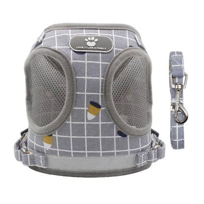 Harnais pour chiens gris à carreaux. Vendu avec sa Laisse assortie. Confortable, convient aux petits chiens, chihuahuas, ou aux chats. Vendu dans la boutique « Mon Petit Chihuahua »