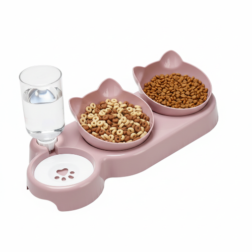 Gamelle triple rose avec réservoir d'eau et deux gamelles pour les croquettes et les pâtés pour un petit chien. Vendue sur la boutique Mon Petit Chihuahua. Convient aussi aux chats.